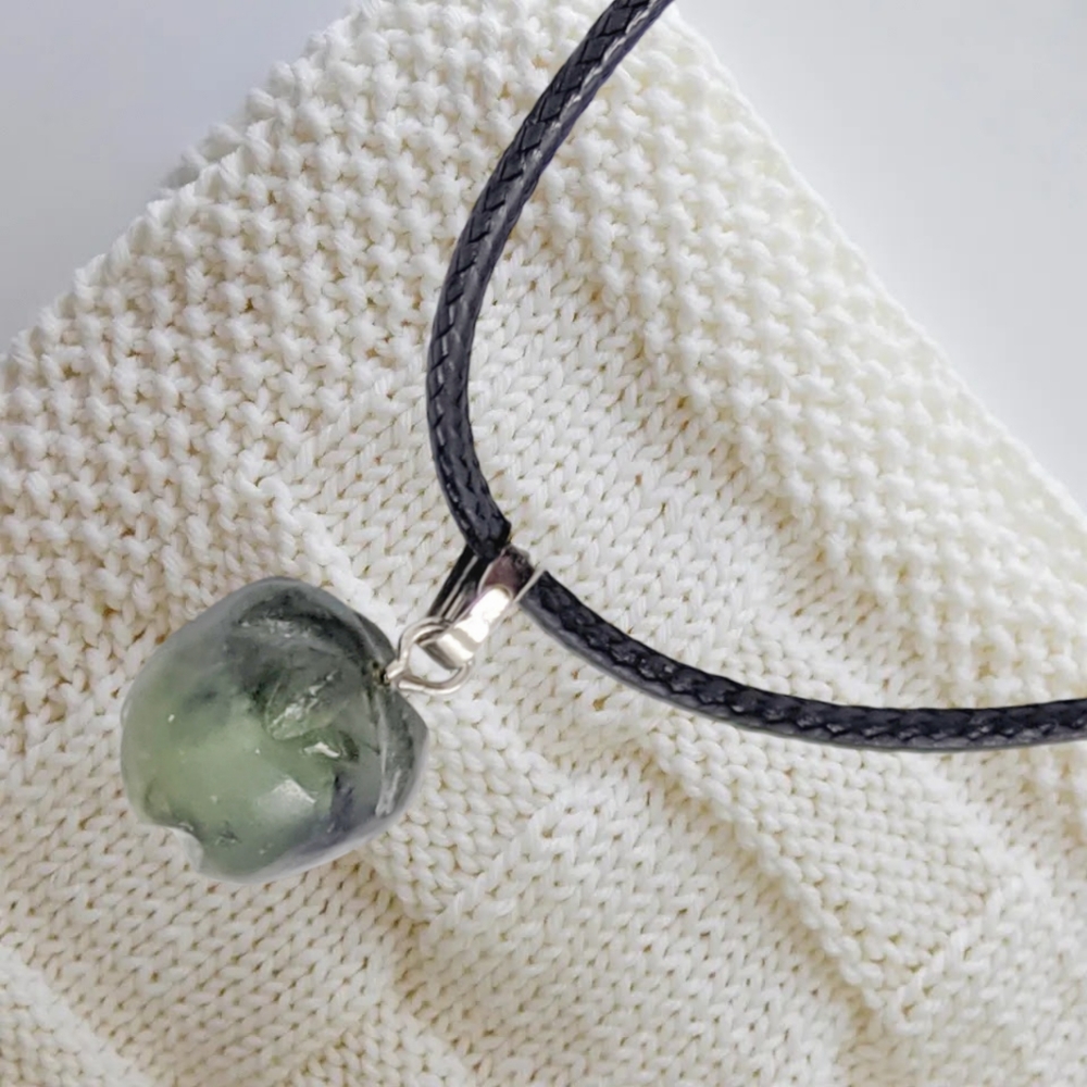 Tiny Green Apple Natural Stone Pendant with Leather Necklace. NWOT - Picture 5 of 5